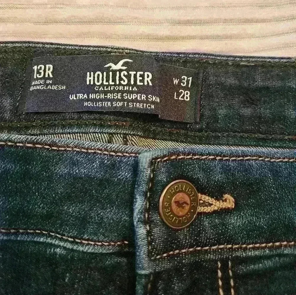Hollister Woman's Blue jeans. Size 13 R / 31 - Picture 5 of 7